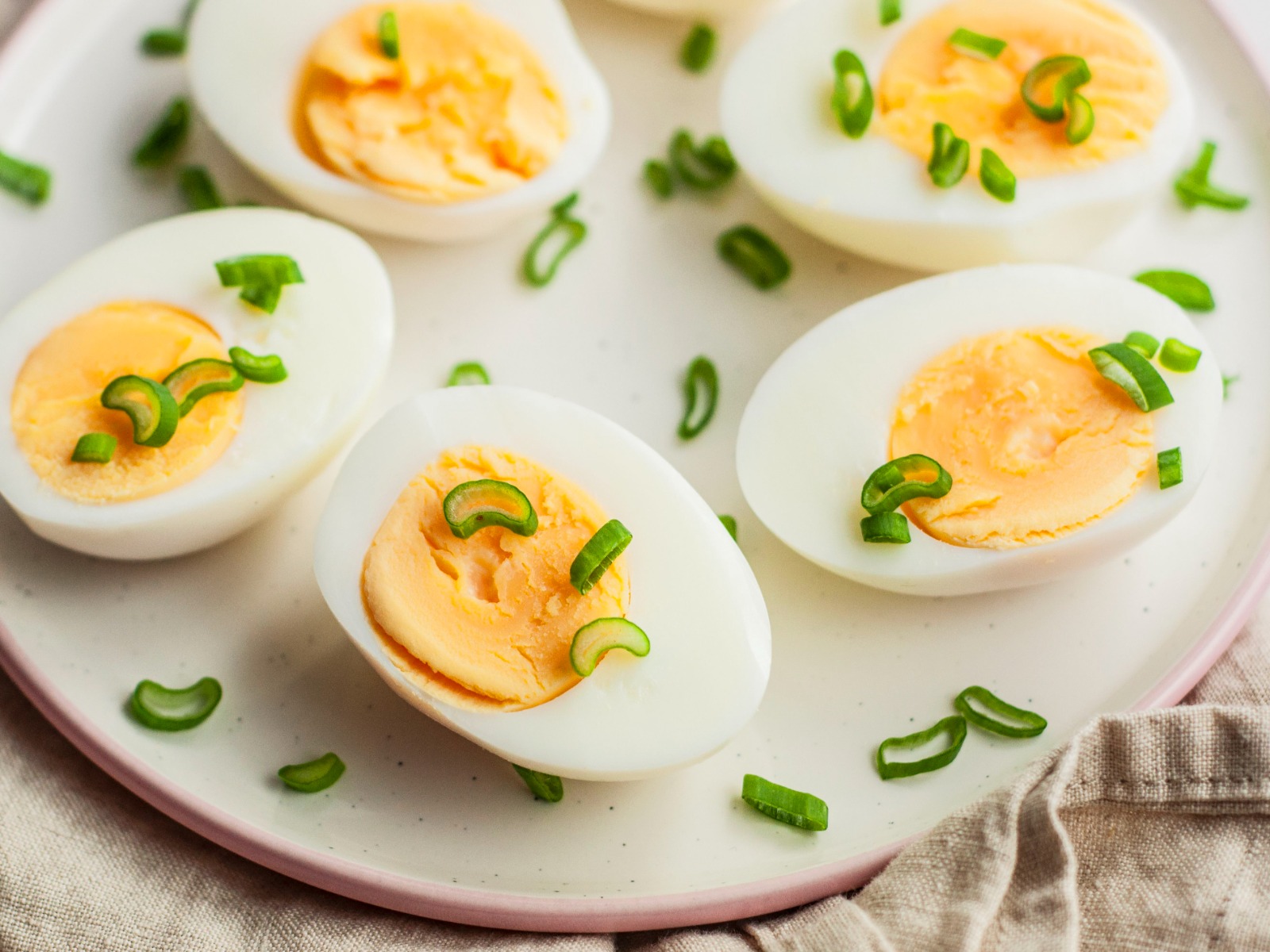 How eating eggs can boost heart health